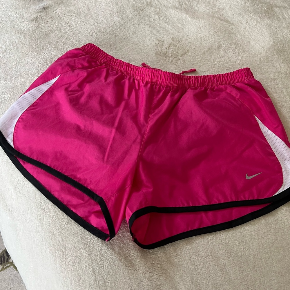 hot pink nike shorts size large